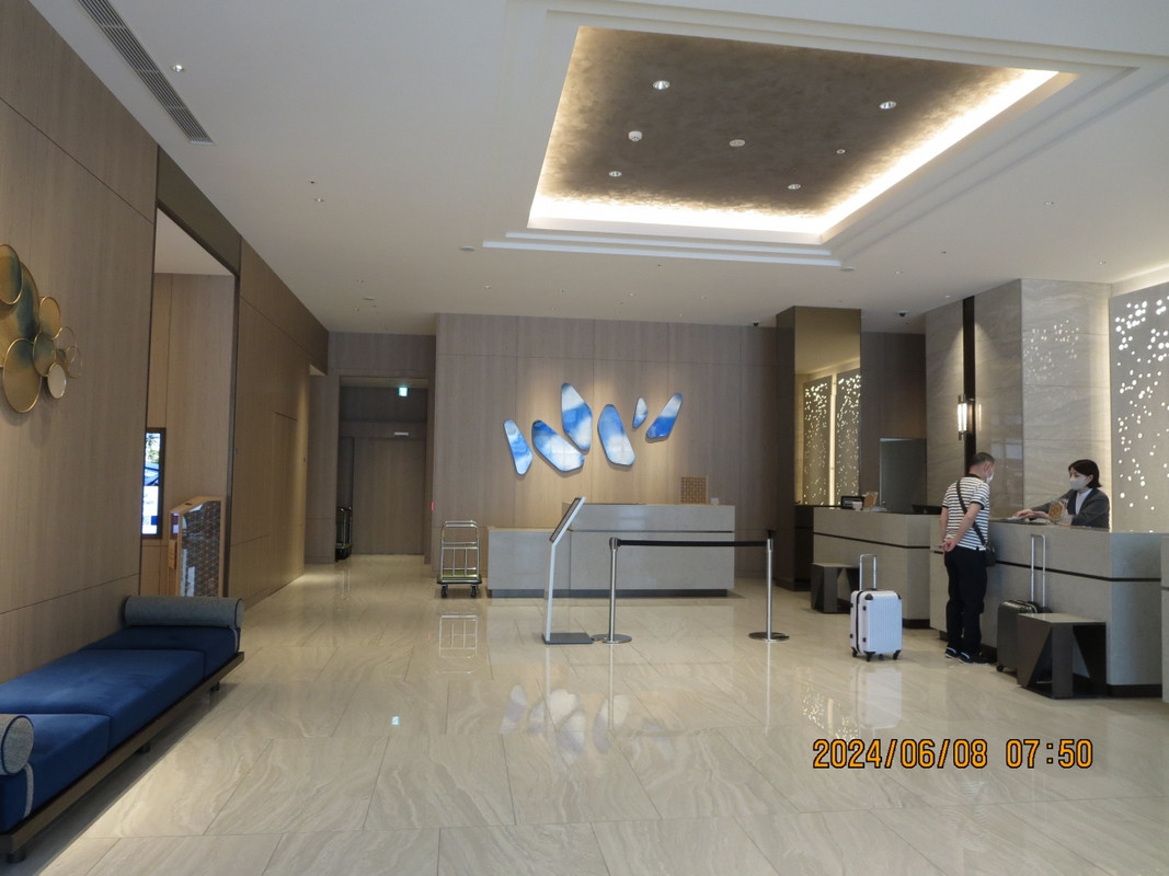 ロビーフロント