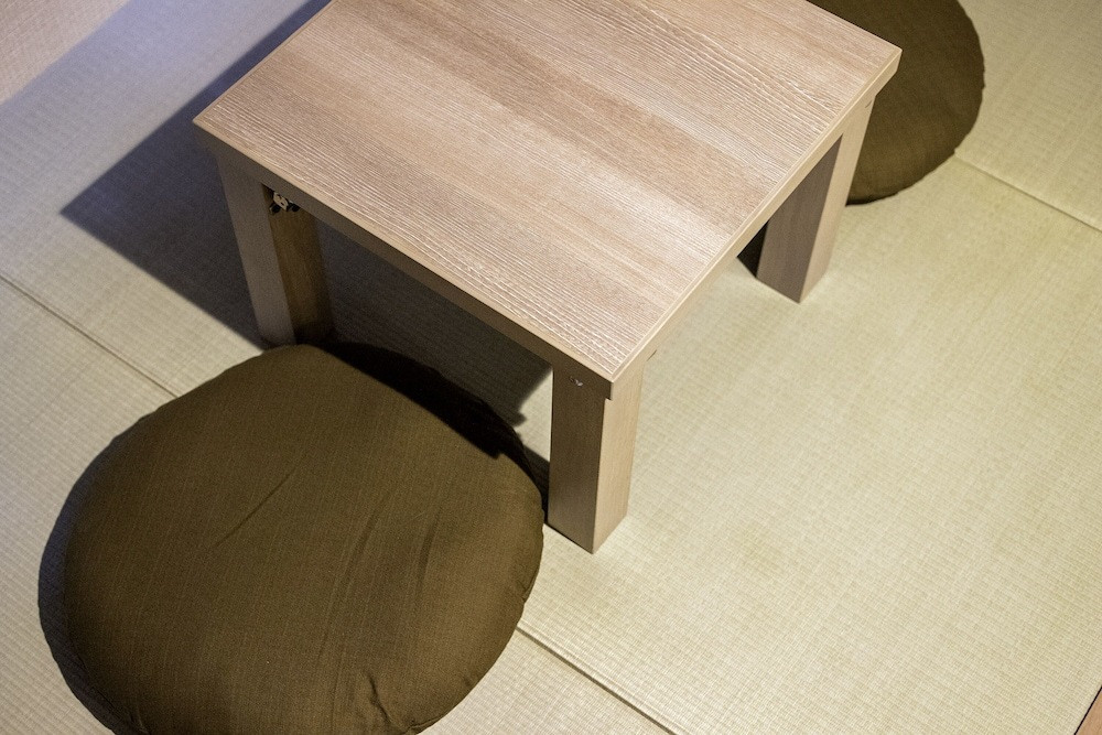 客室内のダイニングエリア