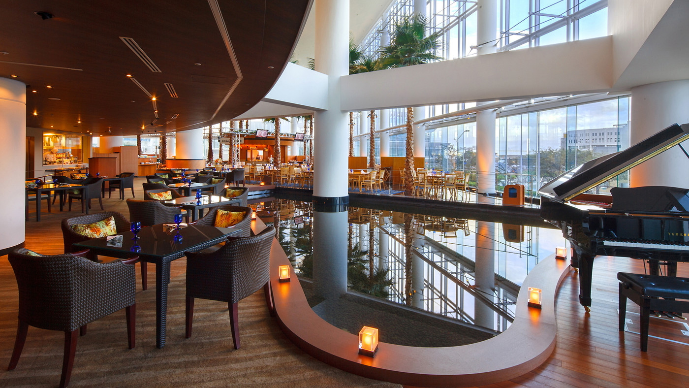 朝は絶品パンとオムレツに、夜はバルコニーからの絶景にうっとり4773304