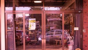 施設の入り口 / 33