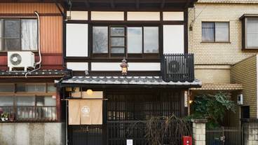 施設の入り口 / 14