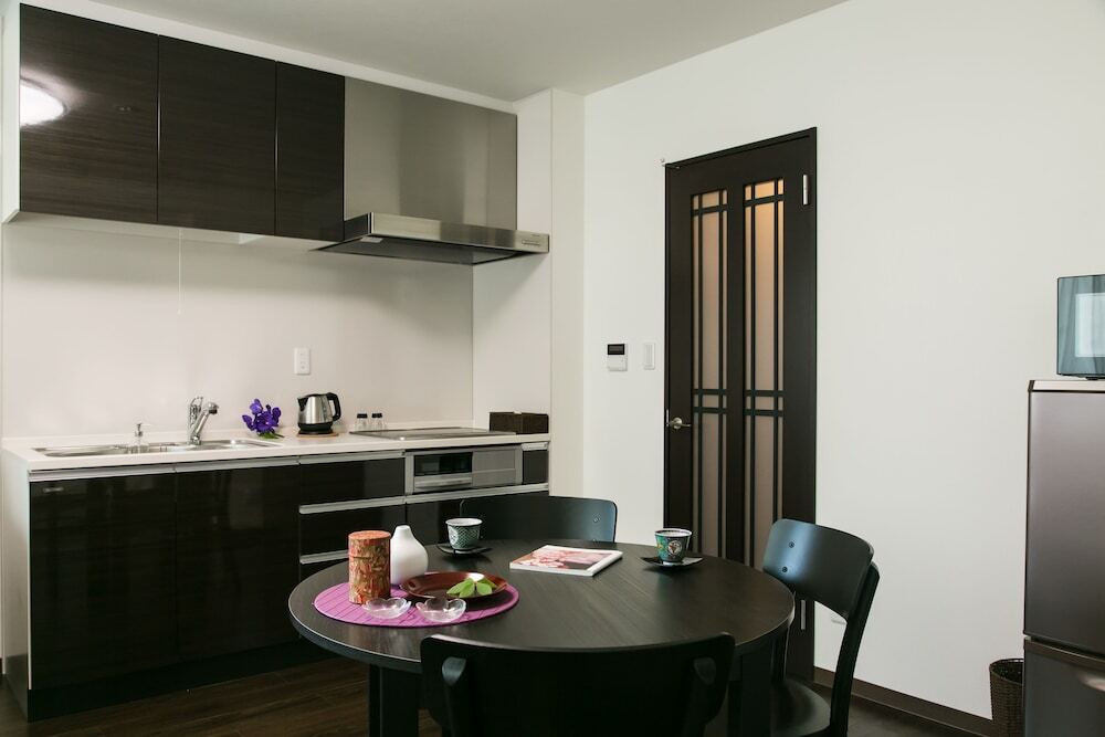 客室内のダイニングエリア