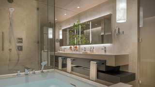 ルーム キングベッド 1 台 コーナー (Four Seasons)