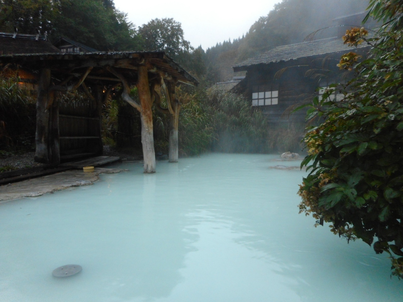 4種の異なる泉質を楽しむ秋田の秘湯4089224