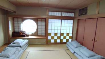 客室 / 24