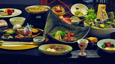 食事・飲み物 / 3