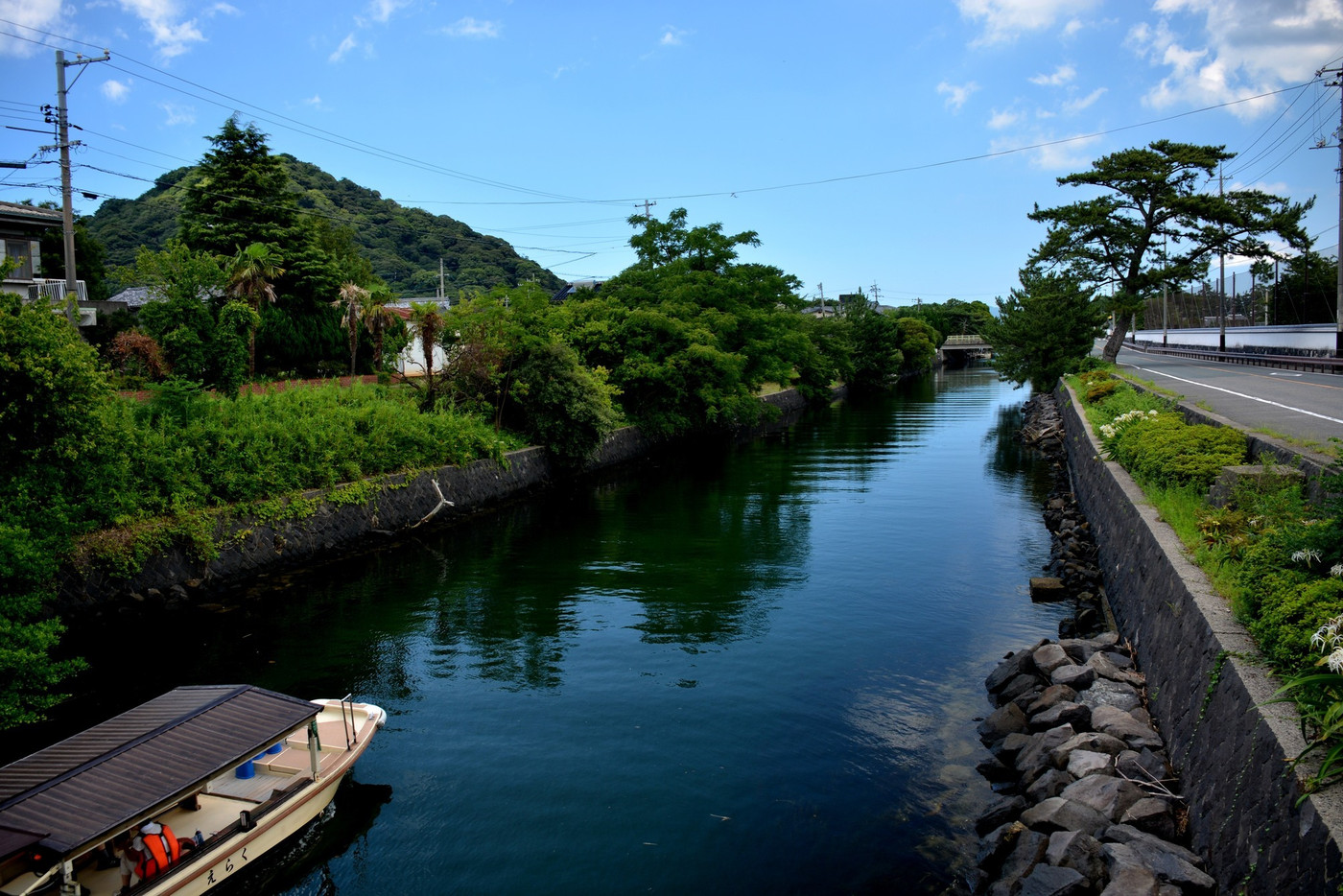 山口・萩・萩市内観光・楽しそうな萩八景遊覧船・堀内伝建地区沿いの風情ある水路を行く遊覧船（１）