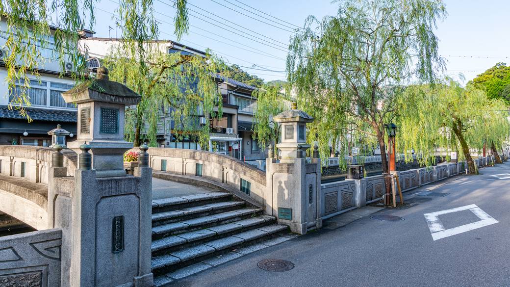 浴衣姿で粋に楽しむ
城崎の外湯巡り / 1