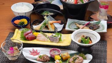 食事・飲み物 / 12