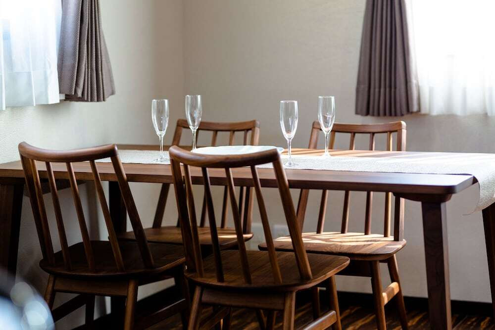 客室内のダイニングエリア