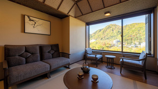 デラックスツイン 39平米 禁煙 / 渓谷側 / 天然温泉客室風呂付き