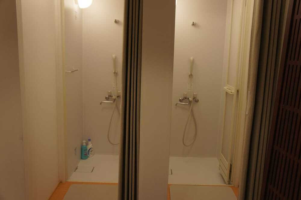 バスルームのシャワー