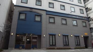 施設の入り口 / 18