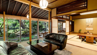 源泉かけ流し半露天風呂付【新春の館・和洋特別室／朝賀の間】禁煙