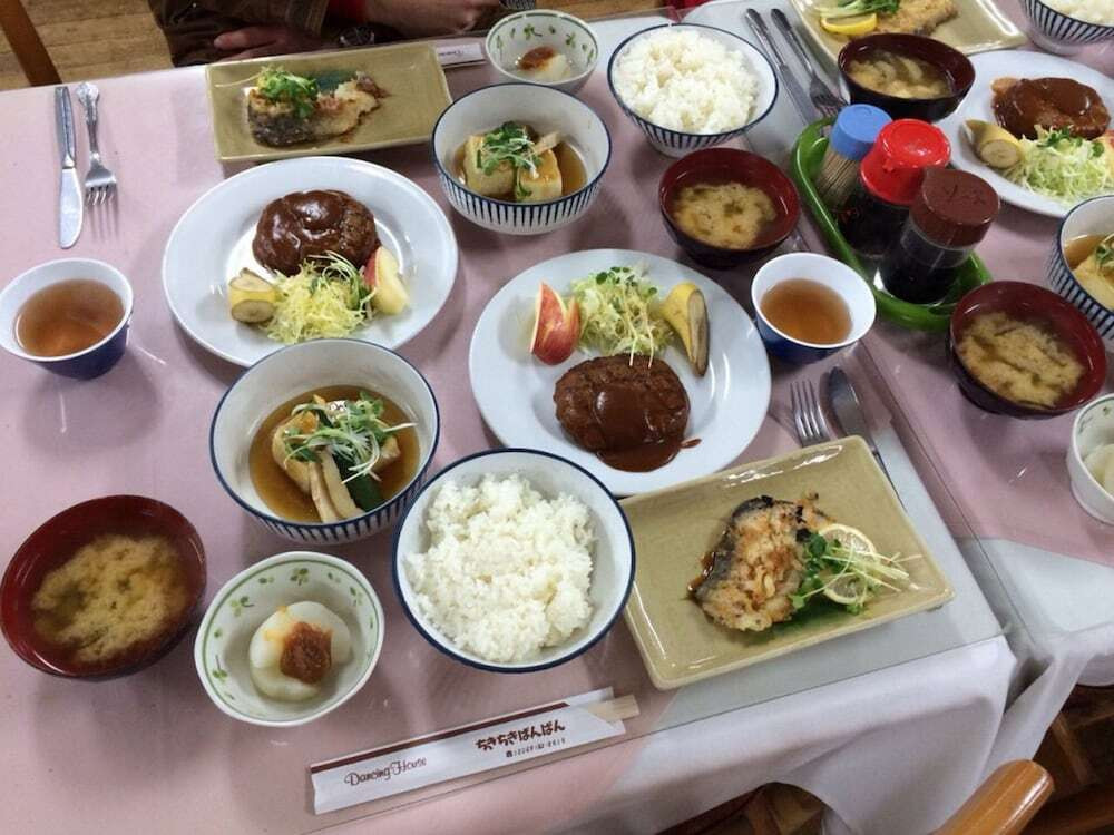 朝食