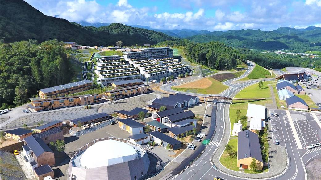 アートや食・自然に
触れる施設を満喫！ / 1