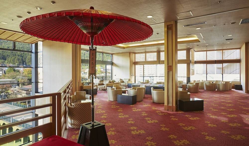 鬼怒川渓流を望む
ホテルにチェックイン / 2