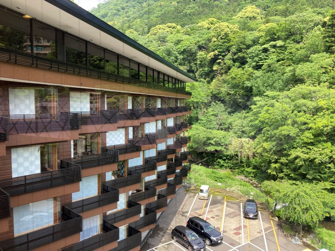 何となく小さいホテルをイメージしてたが、広い。