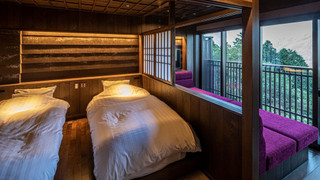 本館和モダン 浅間 - 懐石コースの夕食と和定食の朝食（ともに魚介類が中心）の1泊2食付