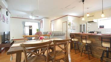 客室内のダイニングエリア / 14