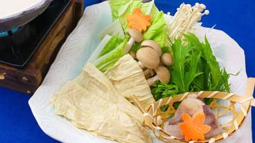 食事・飲み物 / 4