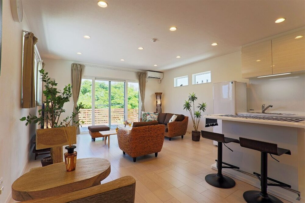 客室内のダイニングエリア