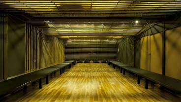 ボールルーム / 9