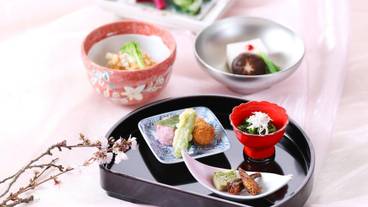 食事・飲み物 / 4