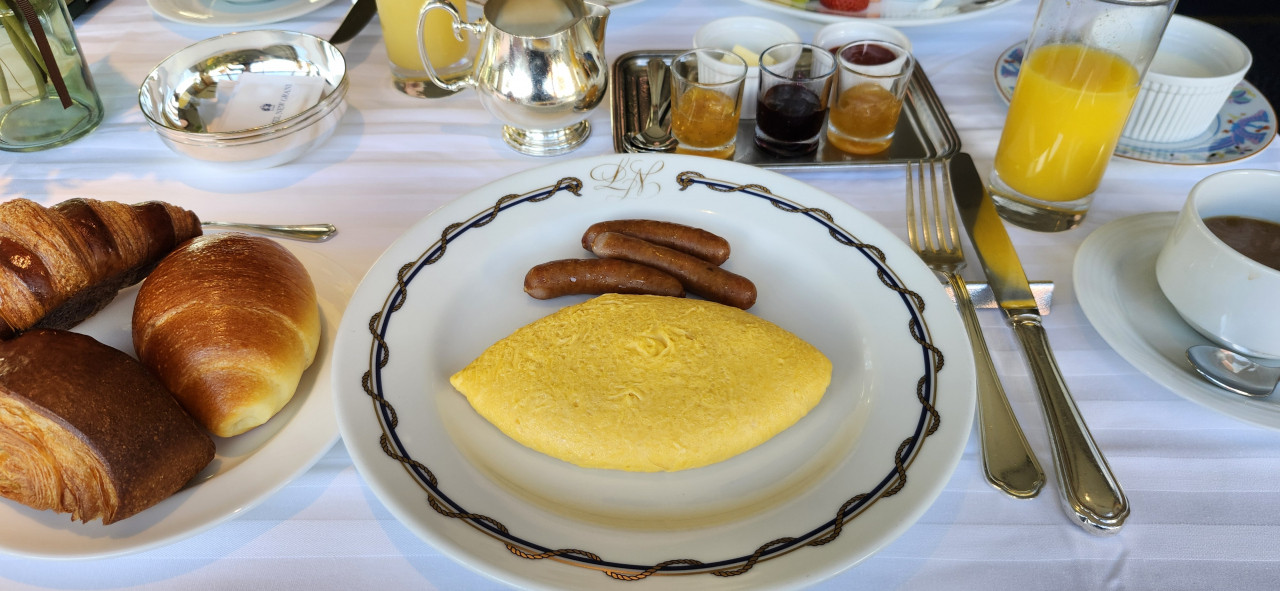 朝食