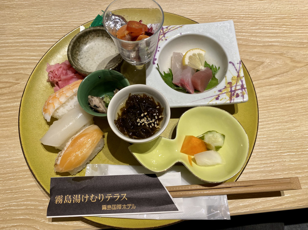 夕食ブッフェの一部