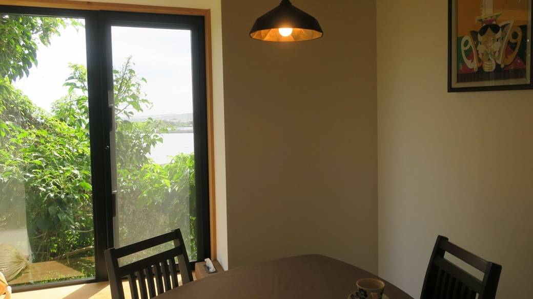 お部屋のテーブル（一例） / 1