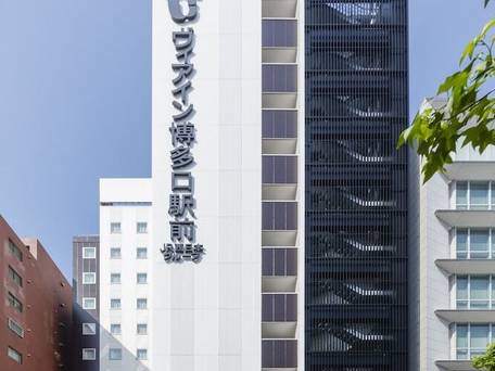 ヴィアイン博多口駅前 / 1