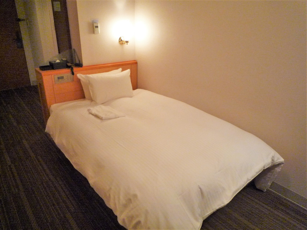 ベッドも寝心地の好い硬さ