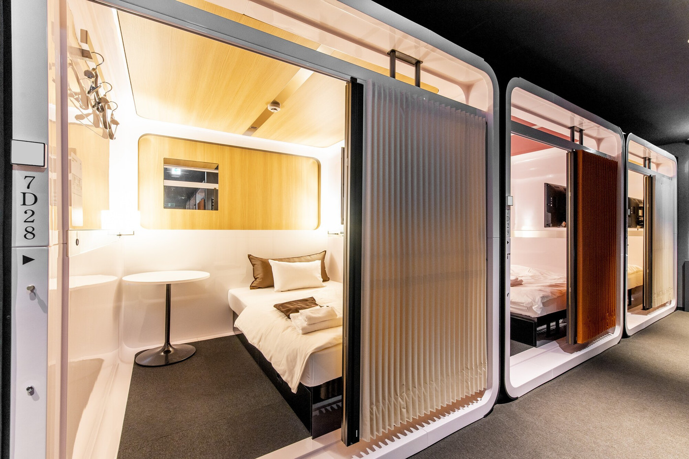 8.ラグジュアリーなカプセルホテルを体験「トリフィート　ホテル＆ポッド　金沢百万石通」3641796