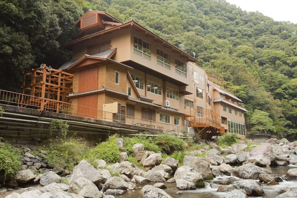 カップルや家族で寛げる広い客室や温泉で贅沢な時間が過ごせる宿♪3952220