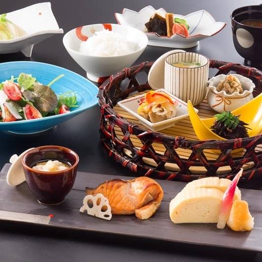 散策後の身体に染みる
味わい深い和朝食 / 1