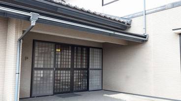 施設の入り口 / 8