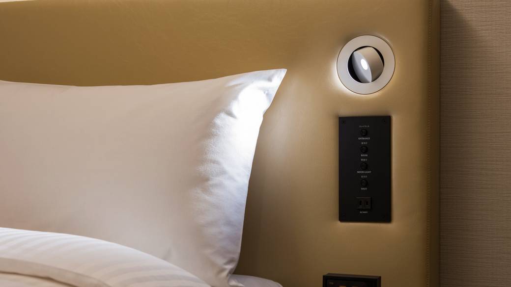 ヘッドボードのコンセント / 4