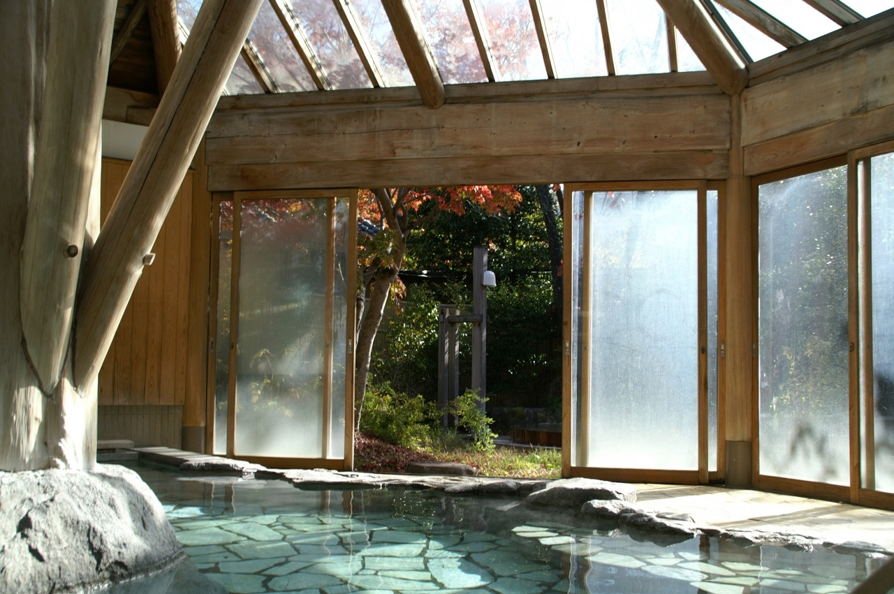 滋味豊かな会席を離れ客室で。大正10年創業の老舗旅館3924156