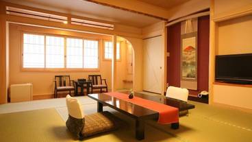 客室内のダイニングエリア / 3