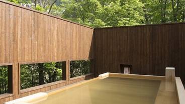 檜造りの露天風呂 / 2