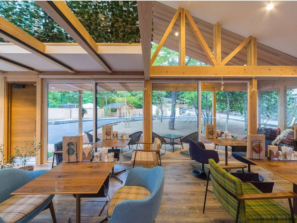 シマブルーフロント&カフェ内観