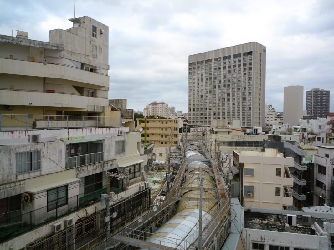 ６階休憩室バルコニーの街並み