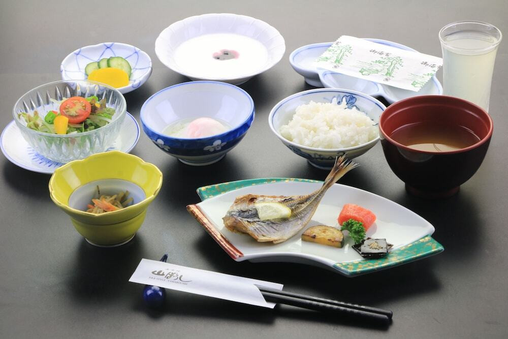 朝食