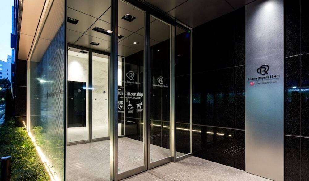 ホテルの入り口 / 2