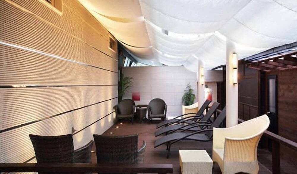 浴場内休憩スペース / 5