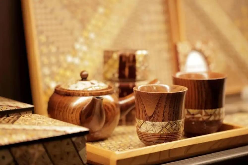 箱根湯本駅からすぐの好ロケーション♪箱根の名産・寄木細工が堪能できる4262474