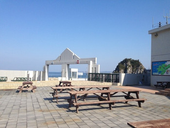 「道の駅 白崎海洋公園」 外観 34980365 テラス席