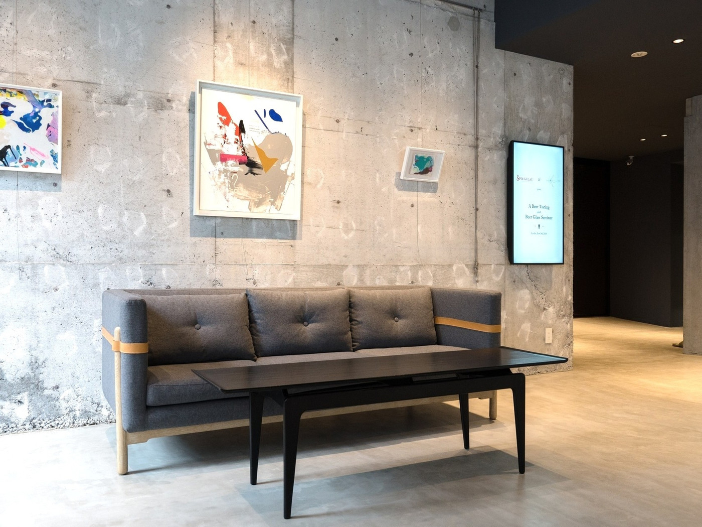 アート作品も楽しめる♪シンプル好きにはたまらない快適空間3658204