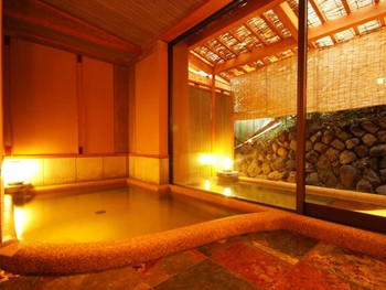 8.純和風のお部屋でくつろげる「嵐山温泉彩四季の宿 花筏」3386683